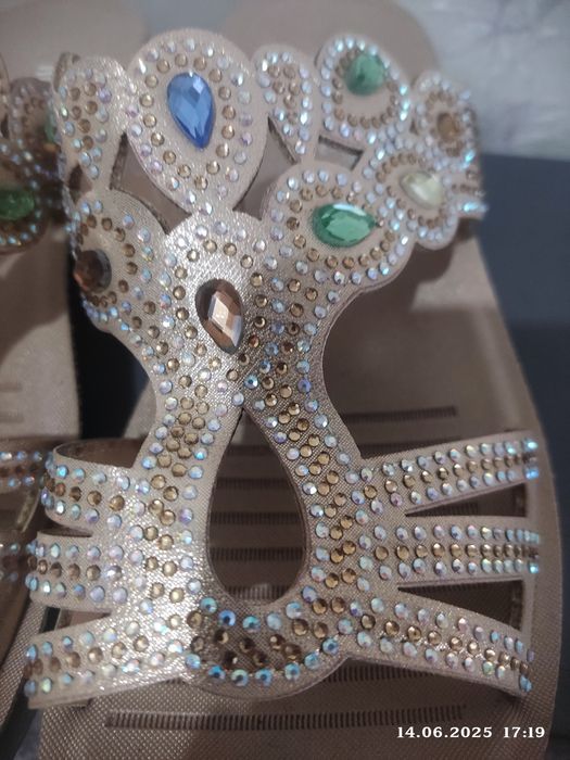 Летние,легкие, нарядные женские танкетки. Размер 40.