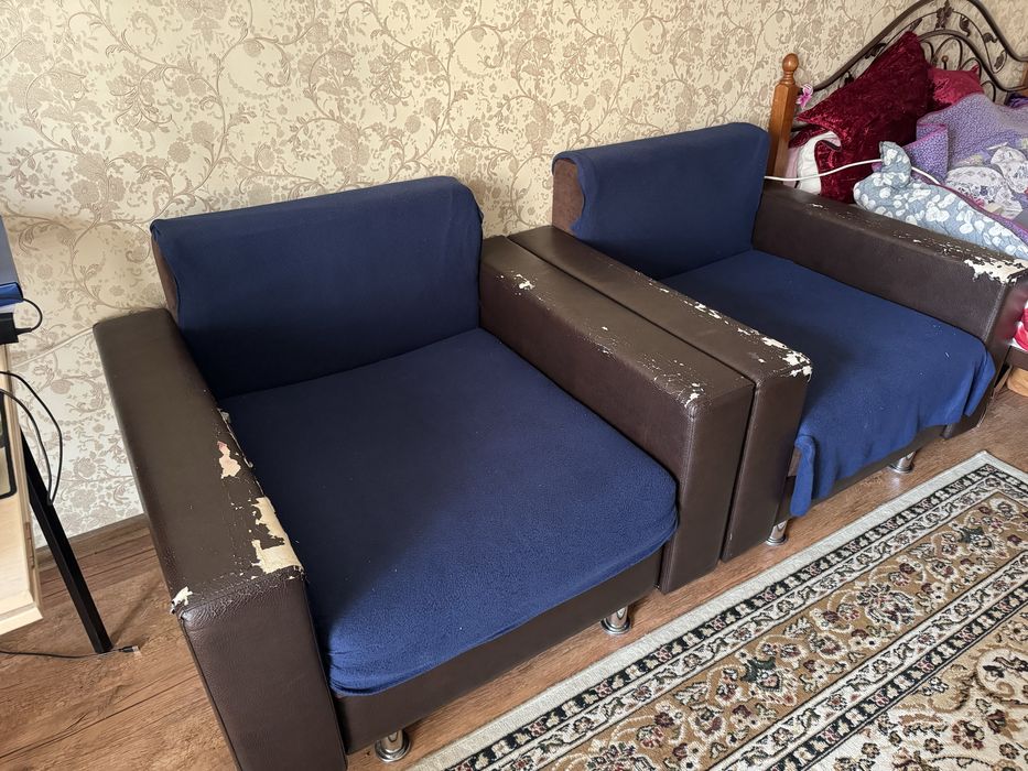 Продаю 2 кресла-кровати.