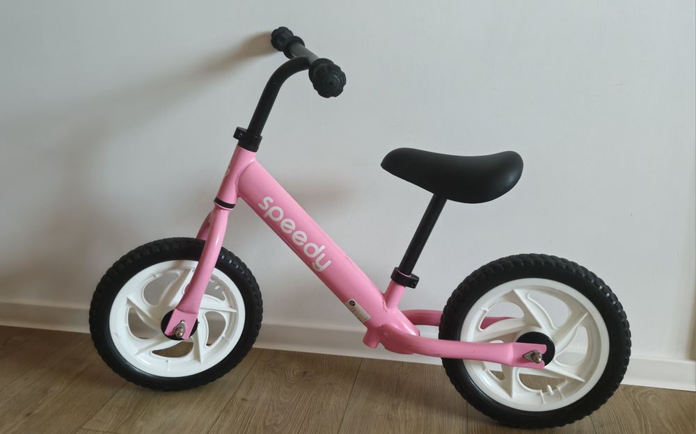 Bicicletă de echilibru