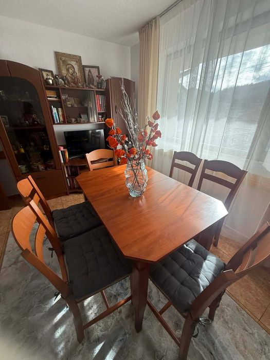 Маса с шест стола