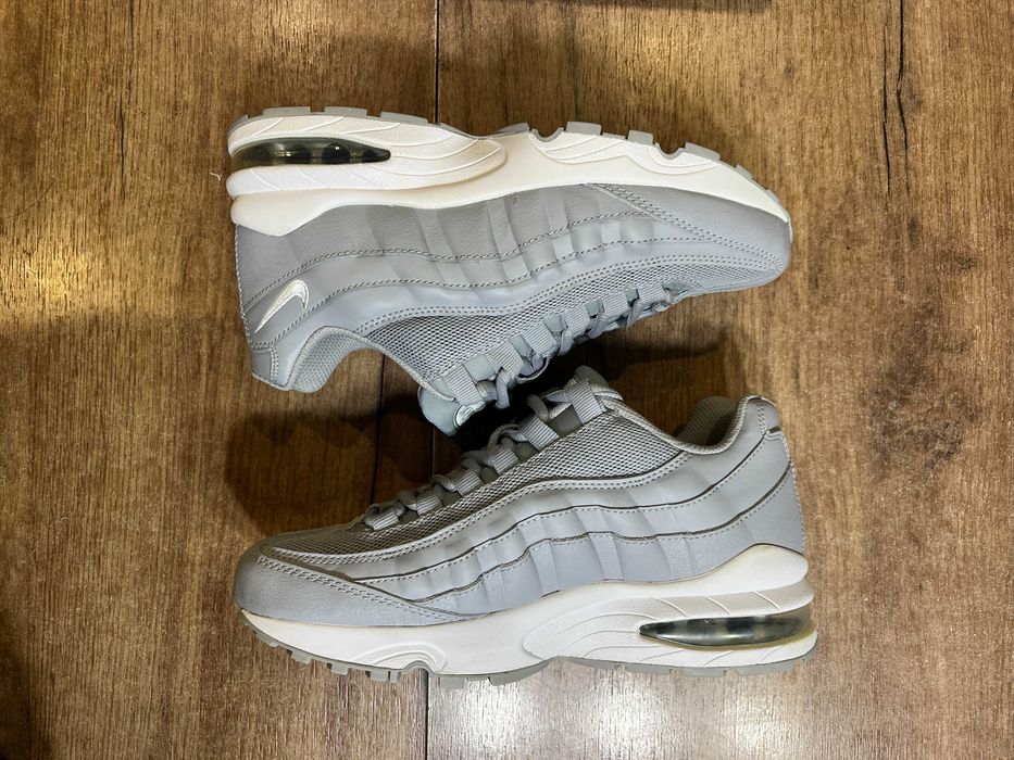 ОРИГИНАЛНИ *** Nike Air Max 95 Le / Wolf Grey White