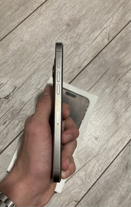 Продам iphone 15 pro max 256гб sim