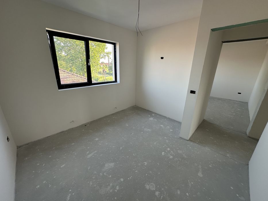 Casa 4 camere cartier privat Dragasani