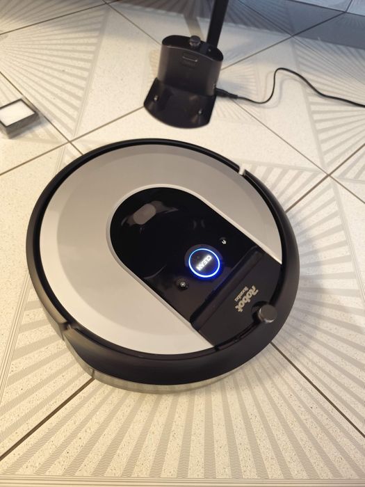Aspirator robot iRobot Roomba i7 smart 80 min