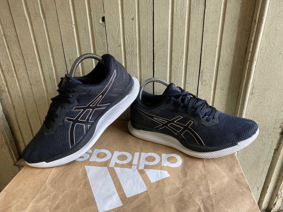 ''ASICS Glideride''оригинални маратонки 40 номер