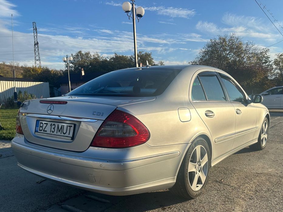 Vând Mercedes Benz W211