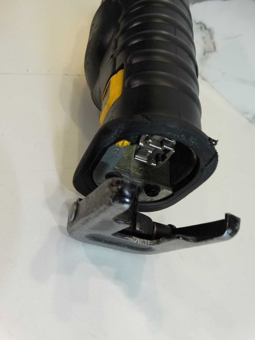 Dewalt DCS 380 - Саблен трион 18 V
