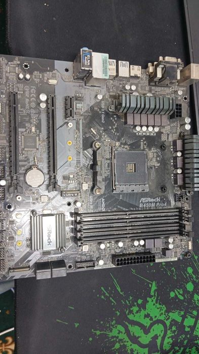 Материнская плата B450M