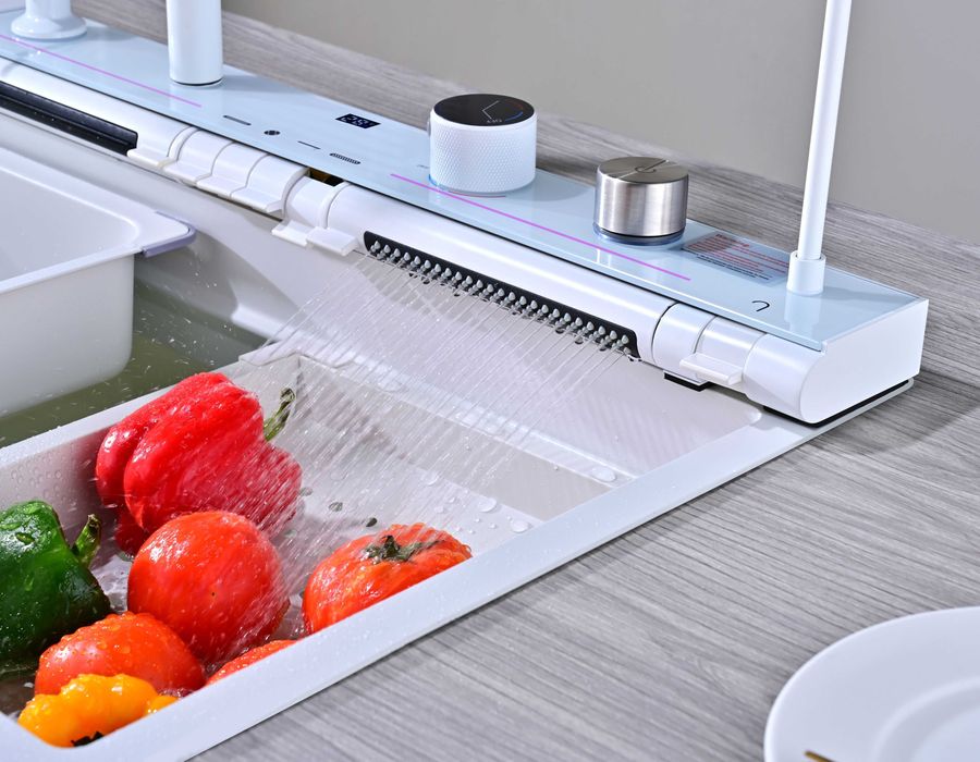 Бяла мултифункционална кухненска мивка с регулируем двоен водопад