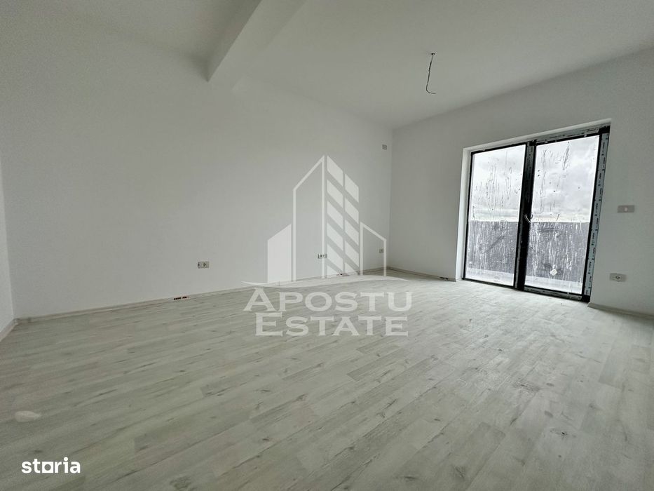 Apartament cu 2 camere, decomandat, zona Cl. Urseni — fotografia 1