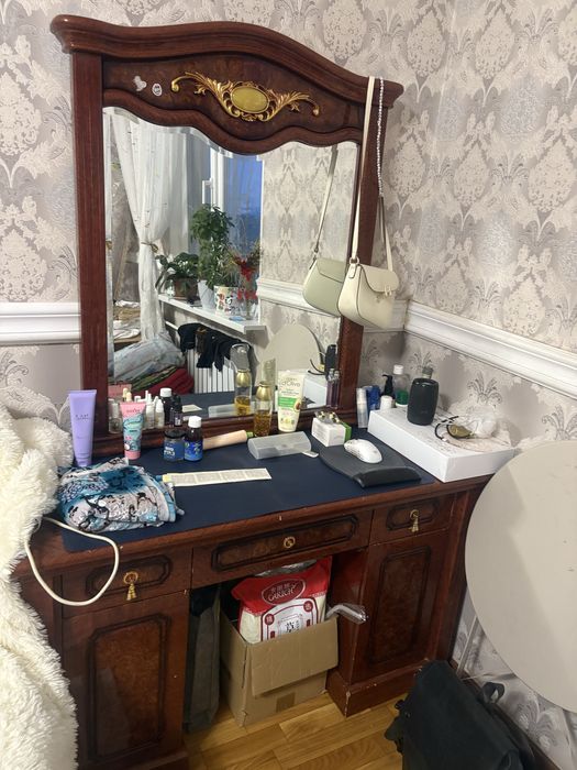 Спальный гарнитур