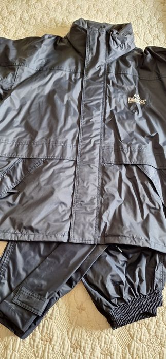 Нови яке и панталон за дъжд/вятър, ветровка