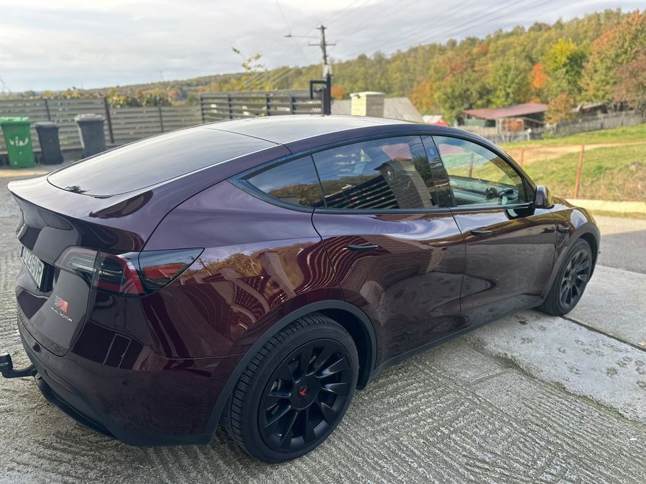 Tesla model Y dual motor 2023 4x4 proprietar de noua