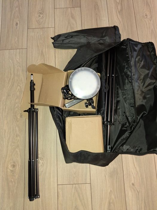 Se vinde stativ fundal foto