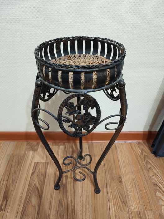 Подставка для цветов