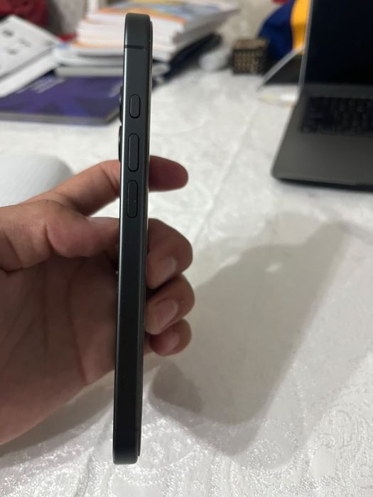 Iphone 17 с оригинал ным чехлом