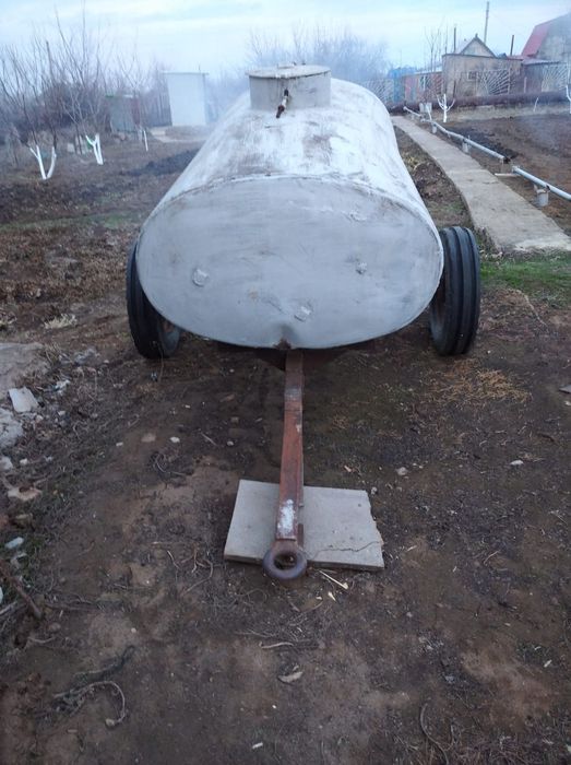 Емкость 2-куб на колесах