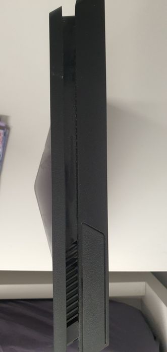 PS4   с геймпадами и тримя дисками