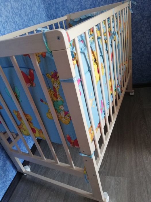 Детская кроватка
