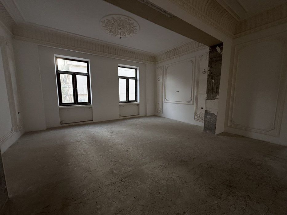 Продаётся и Сдаётся Здание Вдоль Дороги 1300м2 Орн Шотта Руставели (N3