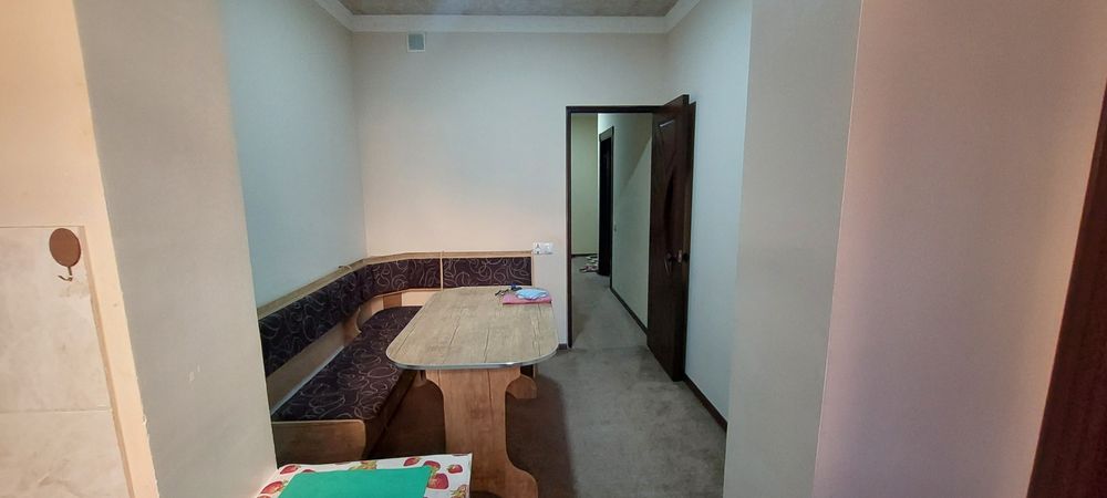 Урганч шахар Парк ёнинда 2 этажда 2 хонали квартира ижарага берилади