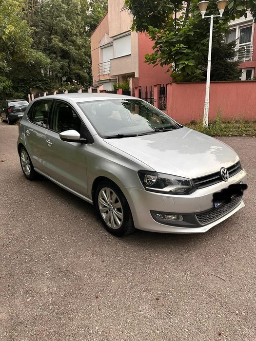 VOLKSWAGEN Polo 2011