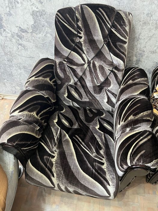 Продам 2 кресла.