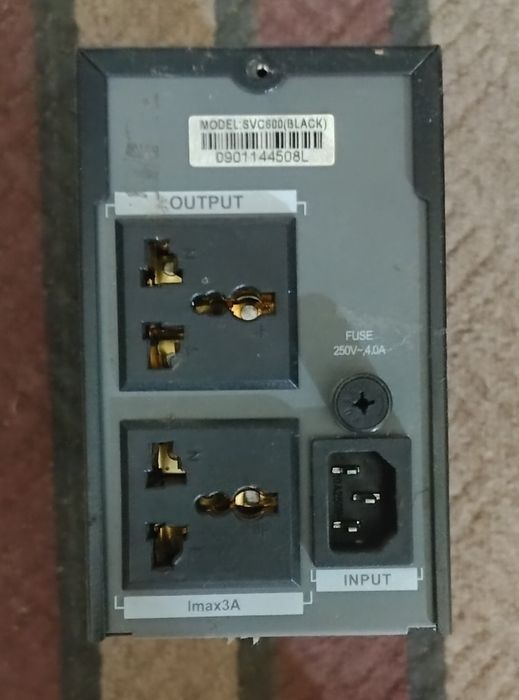 Источник бесперебойного питания SVC600
