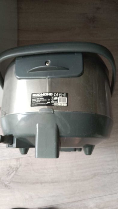 Мультиварка REDMOND