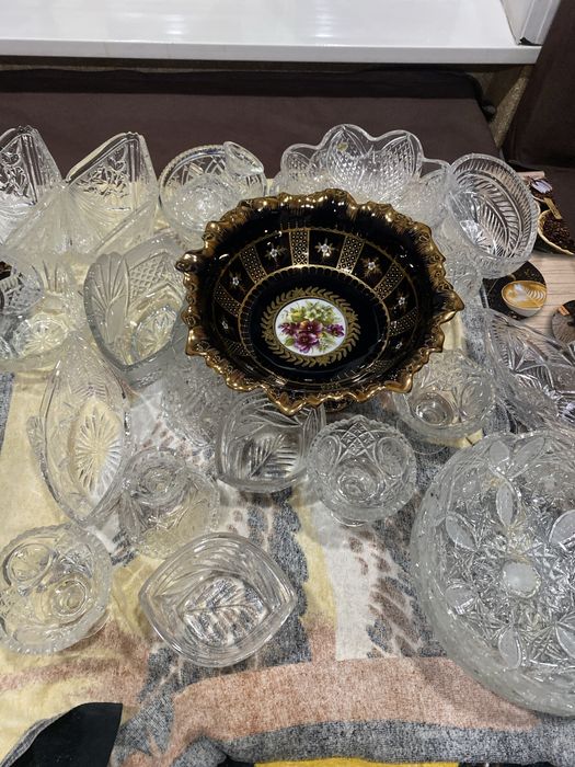 Хрустал идишлар сотилади