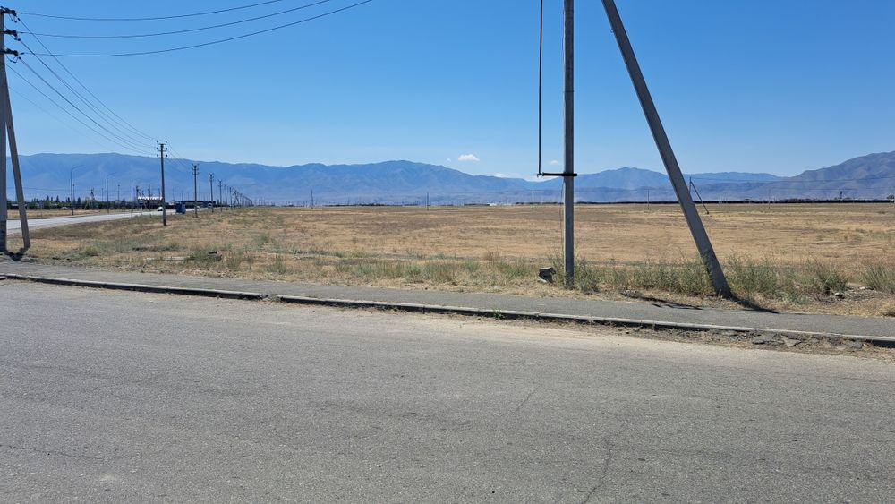 Продам участок на озере  Алакол