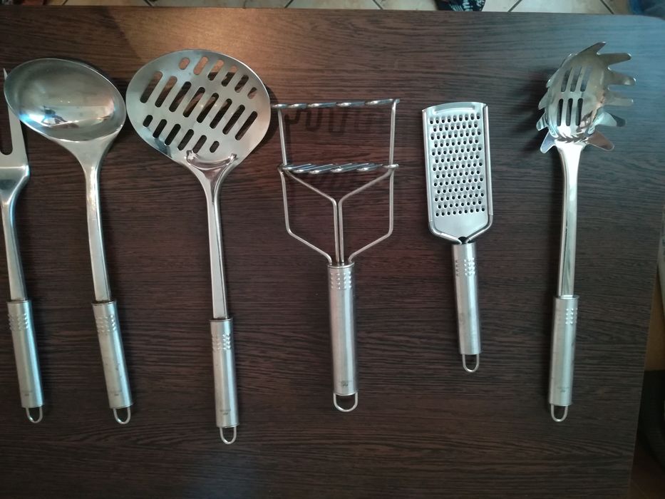 Set ustensile bucatarie