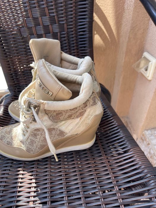 Обувки Guess - оригинални 39 номер