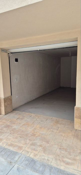 Отдавам Гаражи под наем