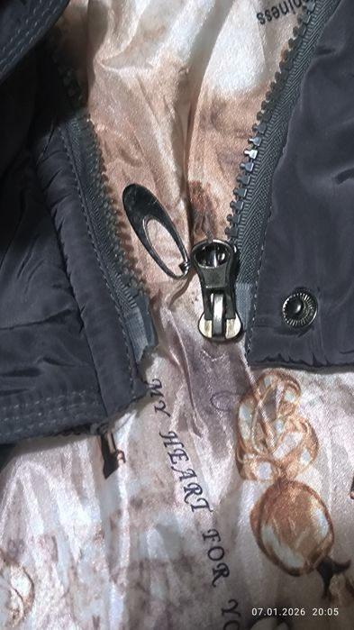 Куртка женская 70 размер. Очень хорошее состояние.