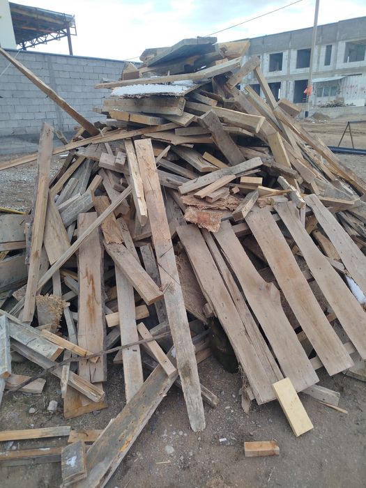 На дрова, среди них есть и хорошие