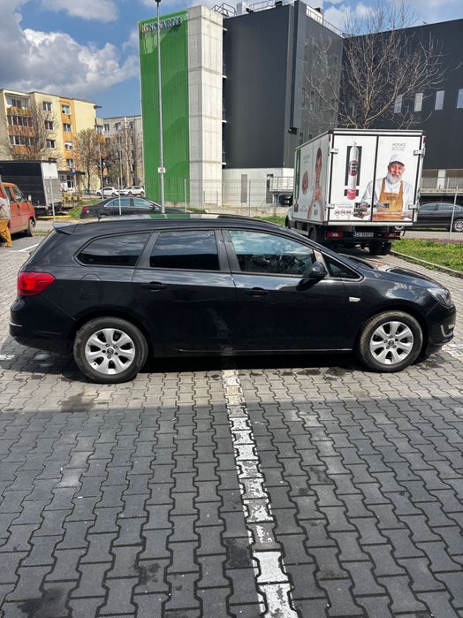 Opel Astra J Sports Tourer 2013 1.7 CDTI