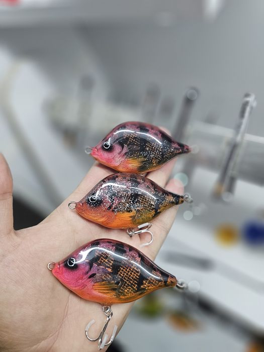 Ръчно изработен джърк модел Bilbo цвят Дракон за риболов на щуки