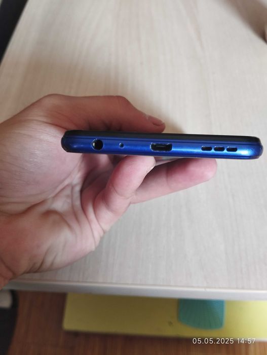 Продавам Vivo V2027