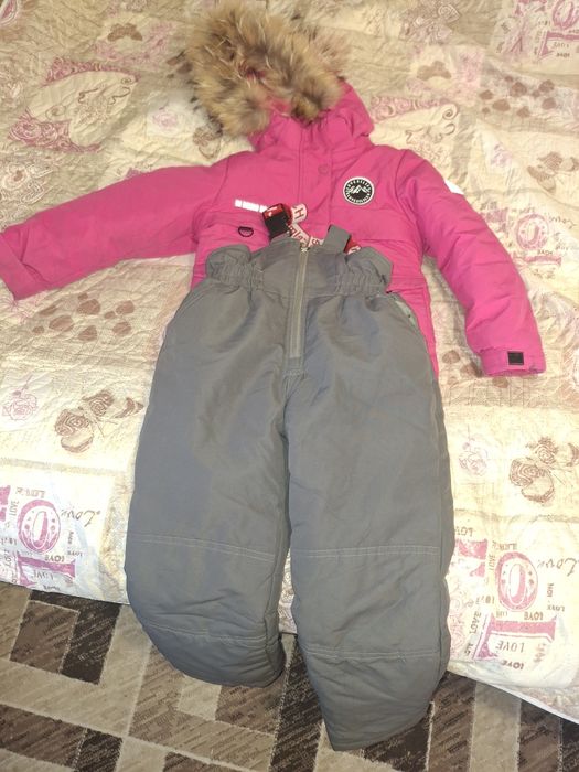 Продам зимний комбенизон на девочку