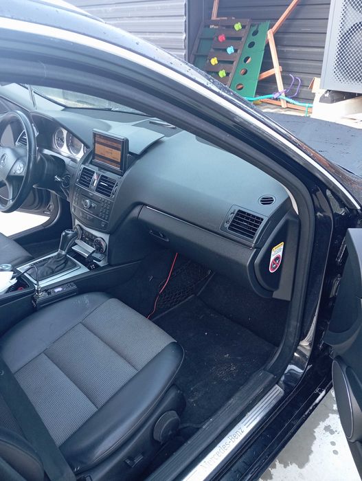 Vând sau schimb Mercedes-Benz W204