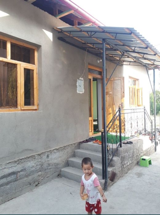 Uy sotiladi 4 xonalik 5 sotok