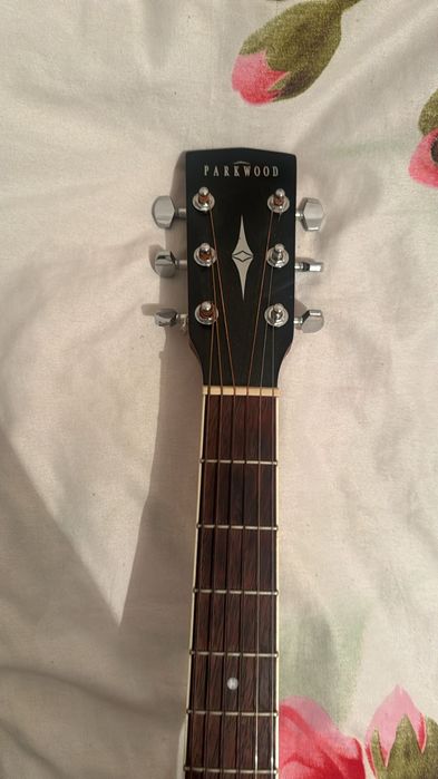 продаю гитару Срочно