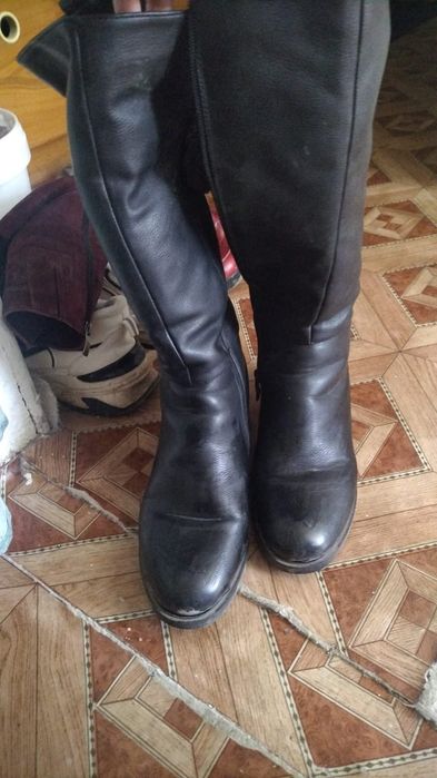 Отдам даром женскую обувь