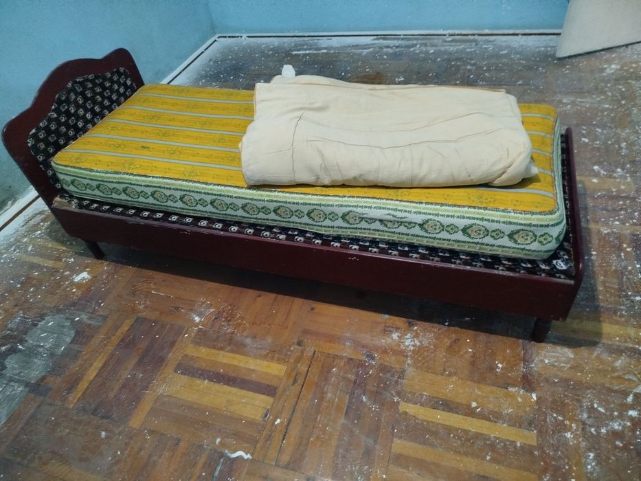 Кровать односпальняя