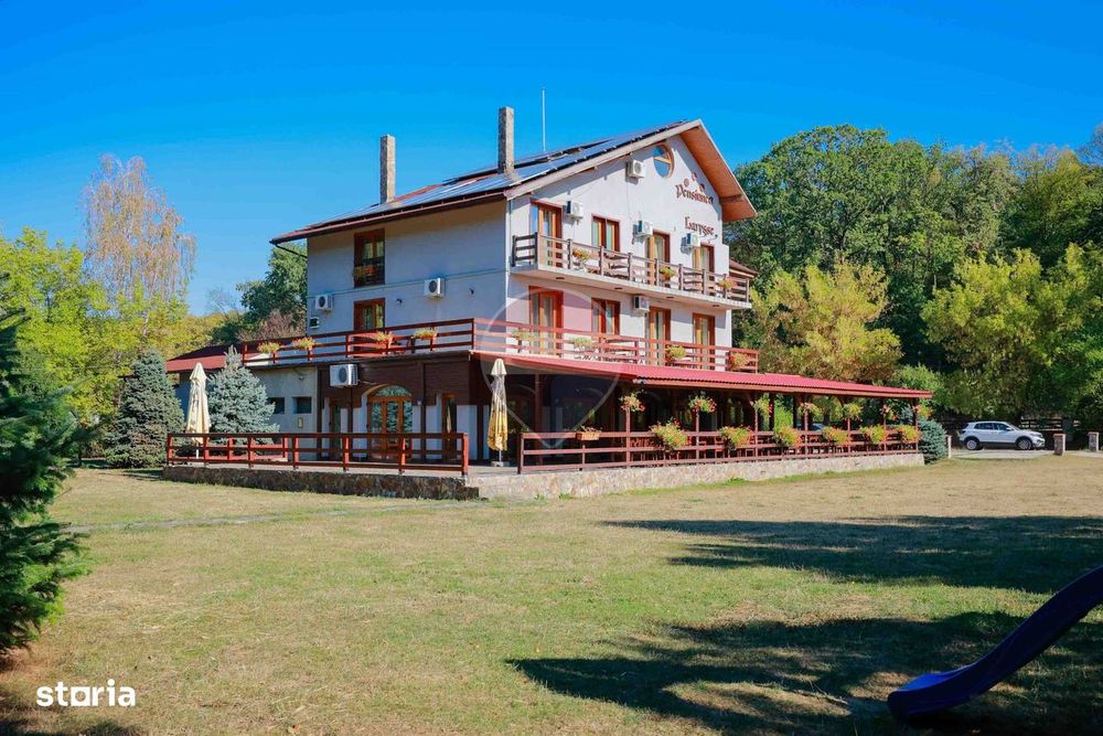 Pensiune cu restaurant, piscină, teren de 4.433 mp - Hidișelul de Sus
