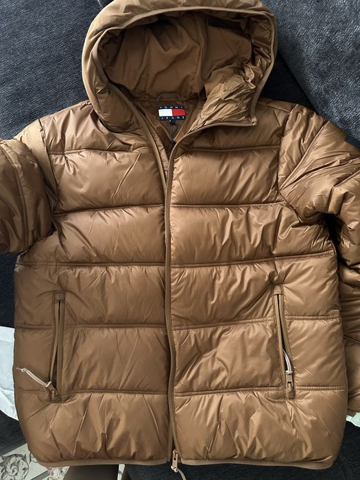 Vand geaca noua tommy jeans
