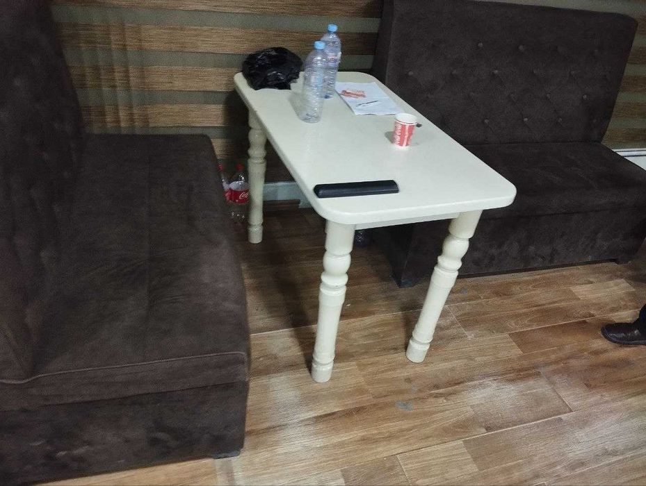 2 та бильярд стол ва қолган буюмлар сотилади