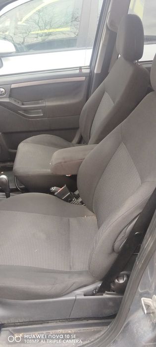 Opel Meriva 1,6i      На Части