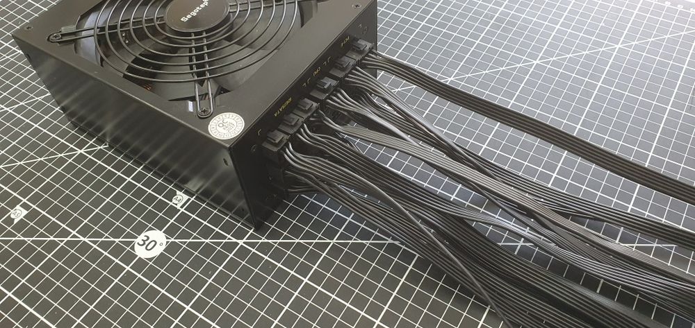 Sursa 1250w Segotep 1350G, full modulara